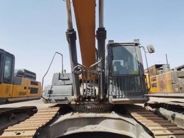 徐工XE490D履帶式挖掘機