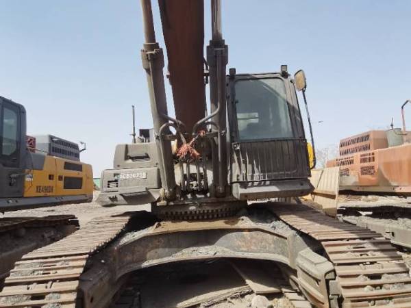 徐工XE470D履帶式挖掘機