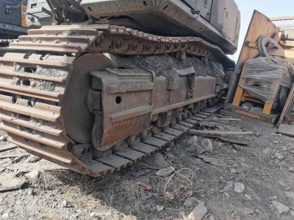 徐工XE470D履帶式挖掘機