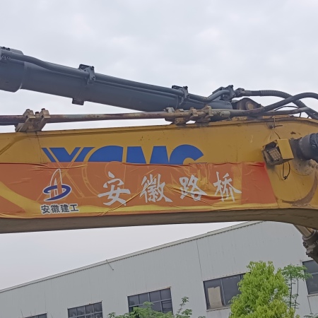 徐工XE490D履带式挖掘机