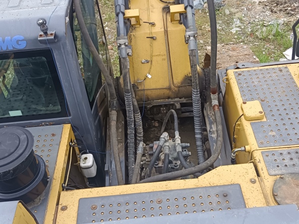 徐工XE490D履帶式挖掘機(jī)