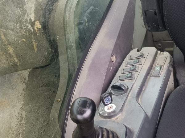 徐工XE490D履帶式挖掘機(jī)