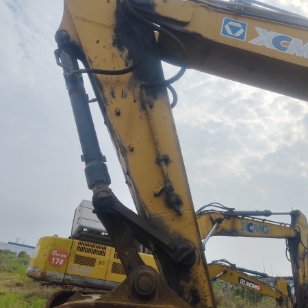 徐工XE370履带式挖掘机