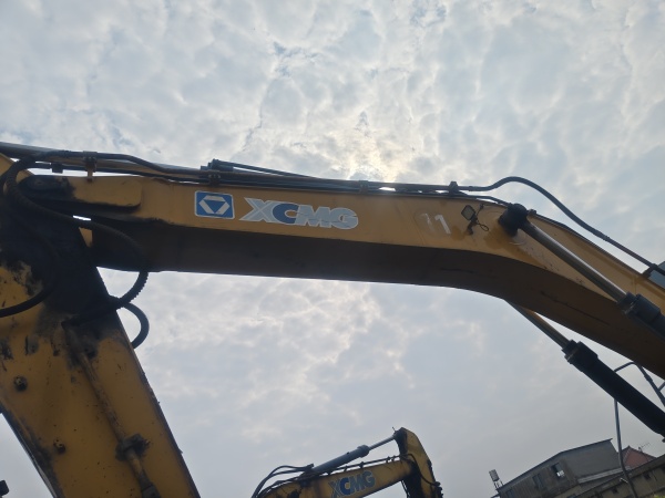 徐工XE370履帶式挖掘機(jī)