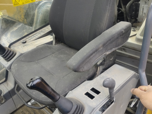 徐工XE370履帶式挖掘機(jī)