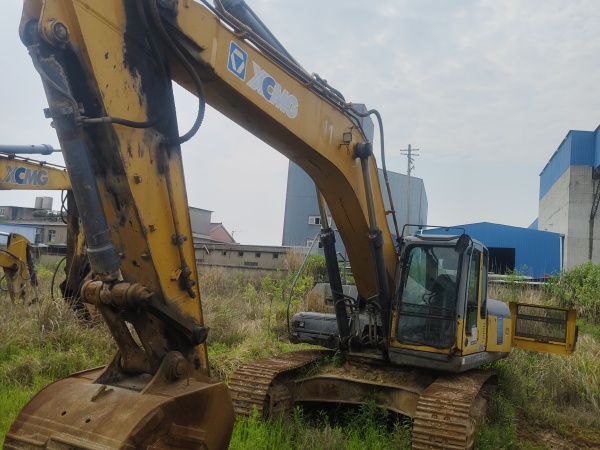 徐工XE370履帶式挖掘機(jī)