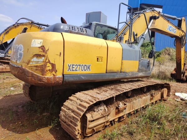徐工XE270DK履帶式挖掘機