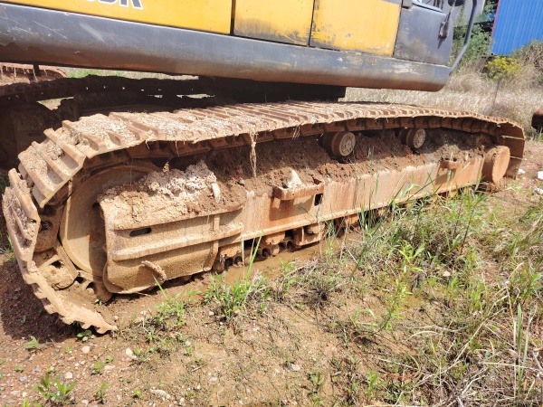 徐工XE270DK履帶式挖掘機