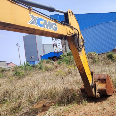 徐工XE270DK履带式挖掘机