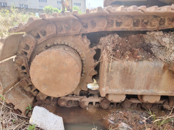 徐工XE270DK履帶式挖掘機