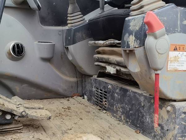 徐工XE55DA履帶式挖掘機(jī)