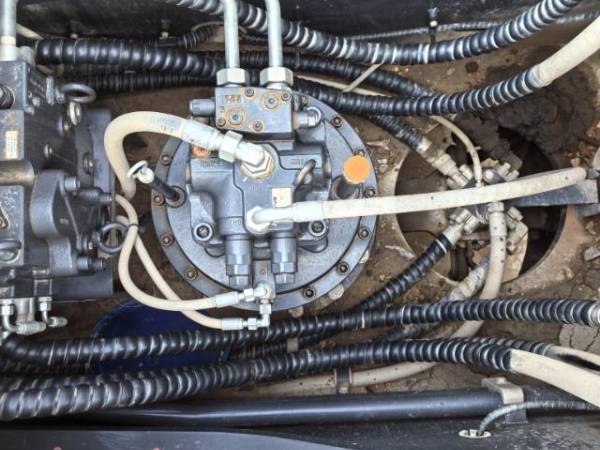 徐工XE370D履带式挖掘机