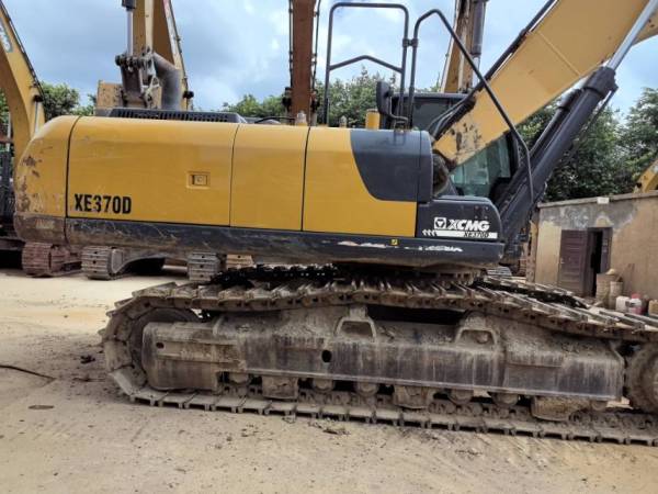 徐工XE370D履带式挖掘机