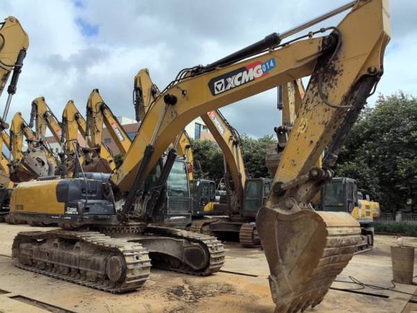 徐工XE370D履带式挖掘机