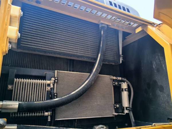 徐工XE400DK履帶式挖掘機