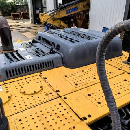 徐工XE400DK履带式挖掘机