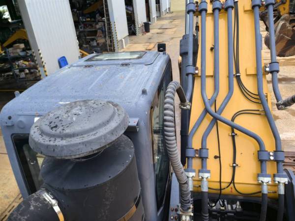 徐工XE400DK履帶式挖掘機