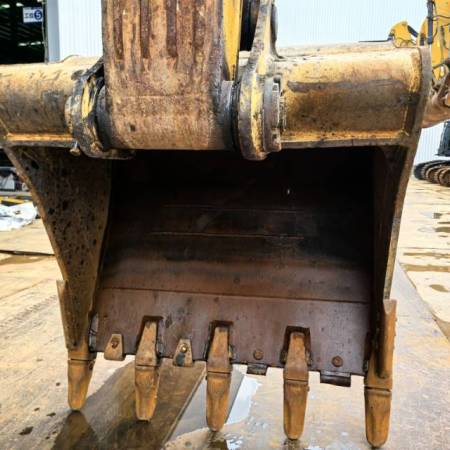 徐工XE400DK履带式挖掘机