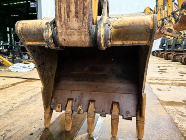 徐工XE400DK履帶式挖掘機