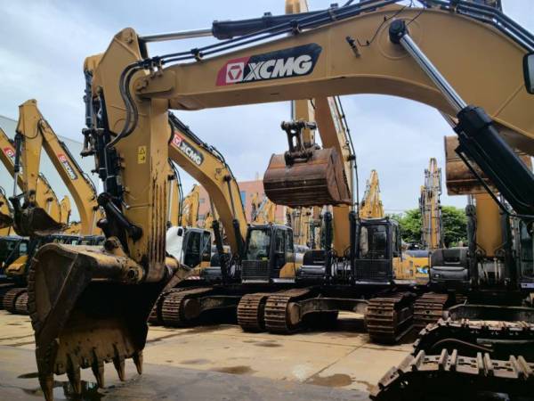 徐工XE400DK履帶式挖掘機