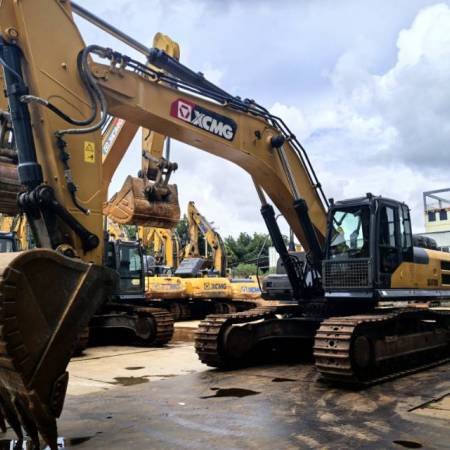 徐工XE400DK履带式挖掘机