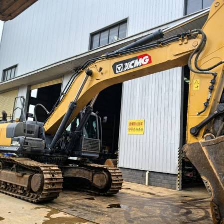 徐工XE400DK履带式挖掘机