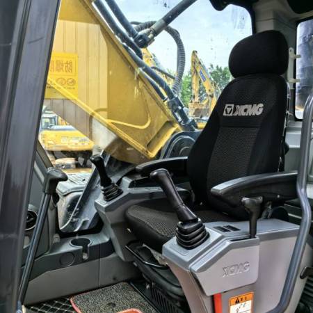 徐工XE400DK履带式挖掘机