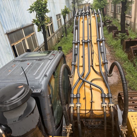 徐工XE400DK履带式挖掘机