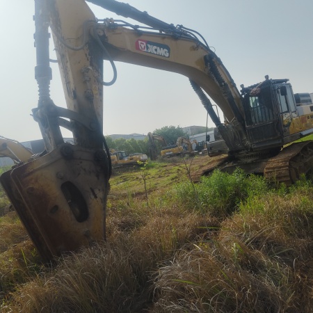 徐工XE550DK履带式挖掘机