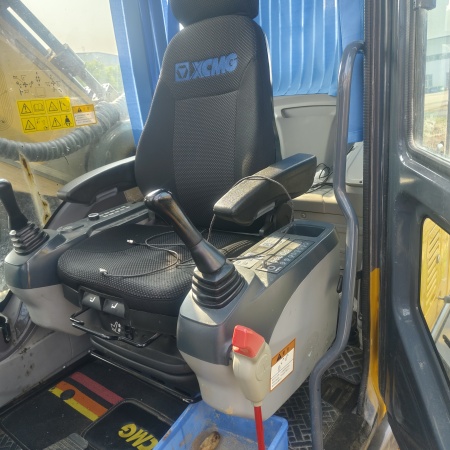 徐工XE550DK履带式挖掘机