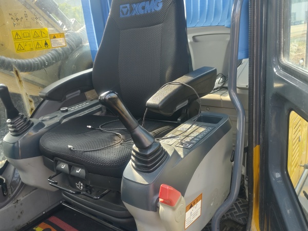 徐工XE550DK履帶式挖掘機(jī)