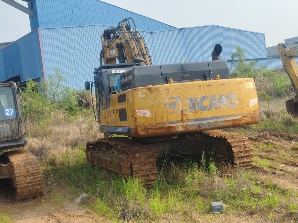 徐工XE550DK履帶式挖掘機(jī)