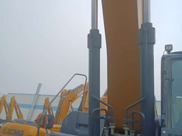 徐工XE370D履帶式挖掘機(jī)