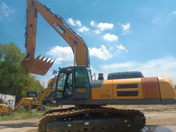 徐工XE370D履帶式挖掘機(jī)