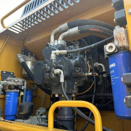 徐工XE550DK履带式挖掘机