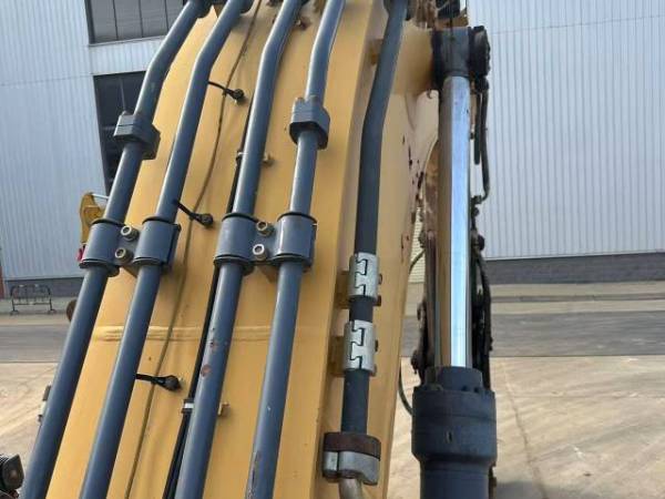 徐工XE550DK履帶式挖掘機