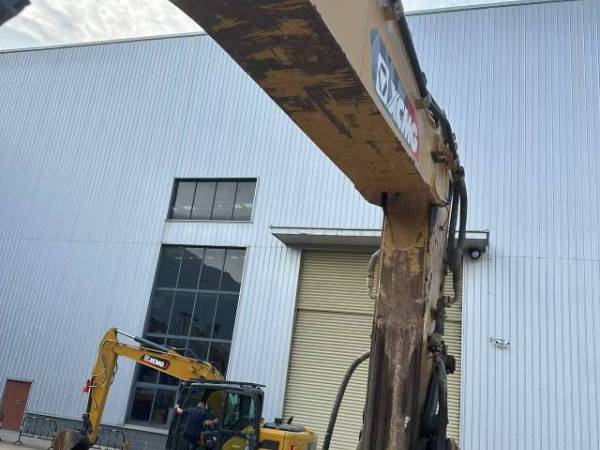 徐工XE550DK履帶式挖掘機