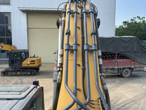 徐工XE550DK履帶式挖掘機