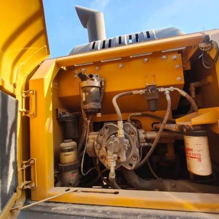 徐工XE270DK履带式挖掘机