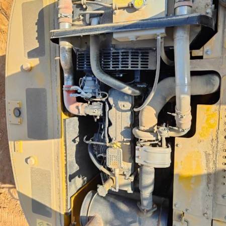 徐工XE270DK履带式挖掘机