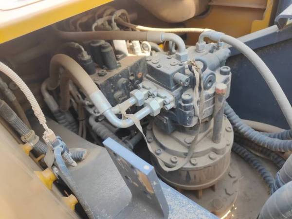 徐工XE270DK履帶式挖掘機