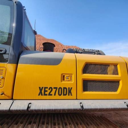 徐工XE270DK履带式挖掘机