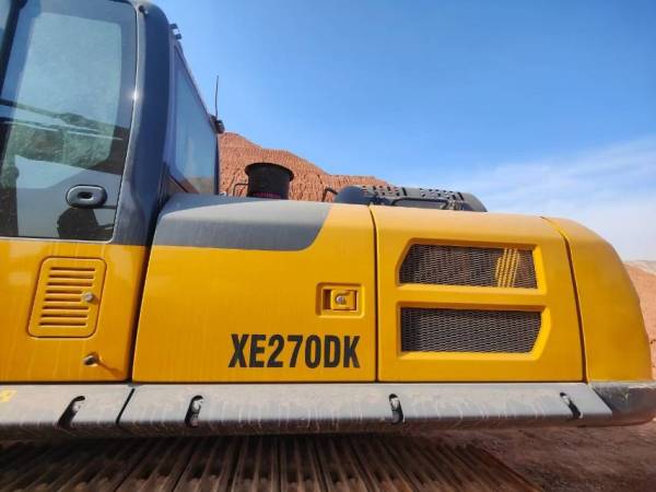 徐工XE270DK履帶式挖掘機