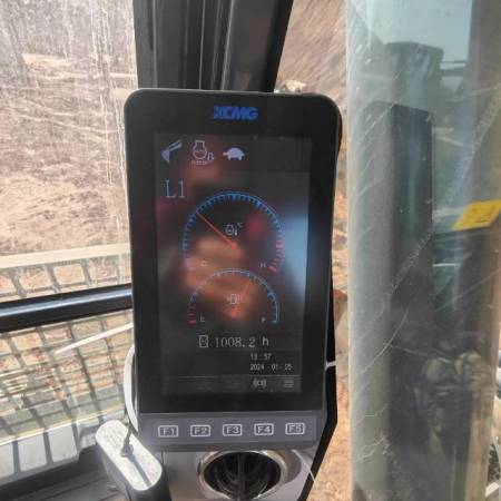 徐工XE270DK履带式挖掘机