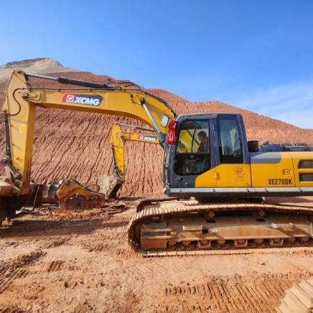 徐工XE270DK履带式挖掘机