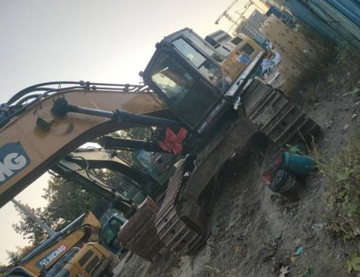 徐工XE490DK履带式挖掘机