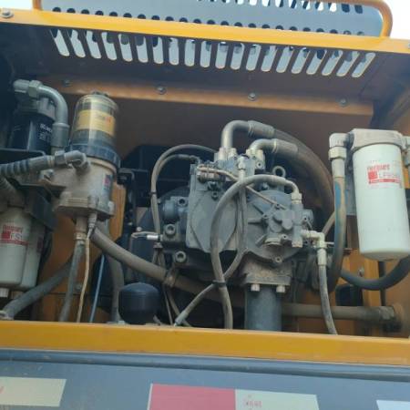 徐工XE490DK履带式挖掘机