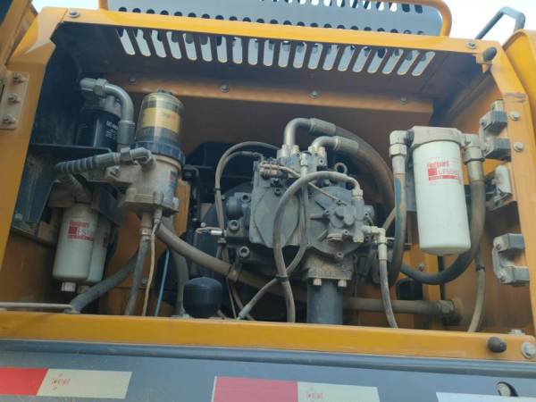 徐工XE490DK履帶式挖掘機(jī)