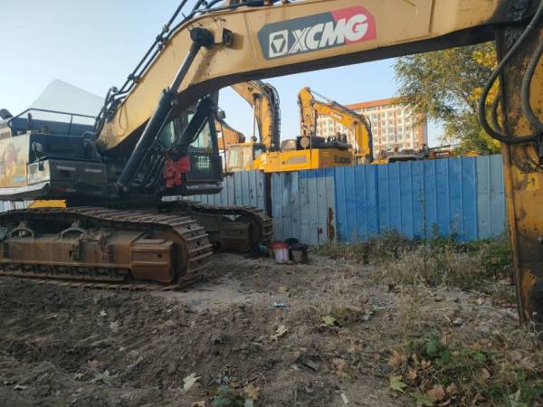 徐工XE490DK履帶式挖掘機(jī)