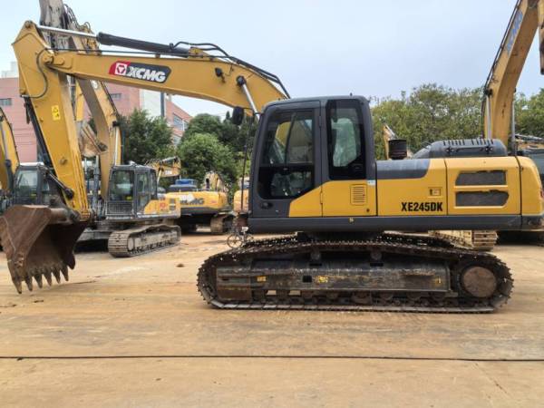 徐工XE225DK履帶式挖掘機(jī)